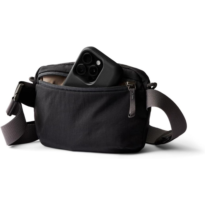 Bellroy Lite Belt Bag чорного кольору - універсальна сумка через плече, поясна сумка
