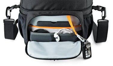 Фотосумка Lowepro Nova 180 AW II, чорна