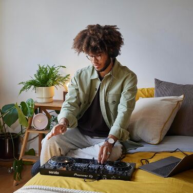 DJ контролер Pioneer DDJ-REV1 для Serato DJ – 2 деки