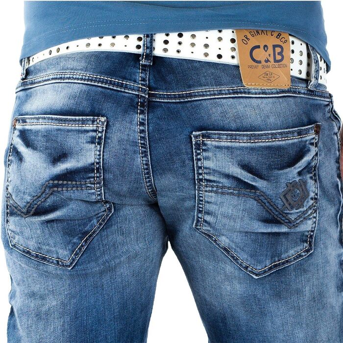 Чоловічі джинси Cipo & Baxx: класичні блакитні джинси з еластаном, 36W/34L, 5 кишень, контрастна вишивка