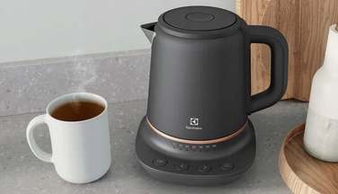 Електричний чайник Electrolux Explore 7 E7K1-6BP, 2400 Вт, 1,7 л, чорний
