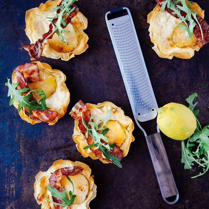 Microplane Zester Kitchen Grater Fine for Citrus Fruits, Hard Cheese, Ginger, Chocolate & Nutmeg from the Master Series with Walnut Wood Handle and Stainless Steel Blades - Made in USA