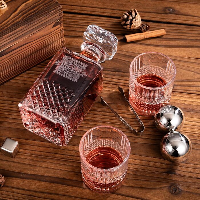 Набір для віскі: декантер, обертові склянки, сталеві кубики, пінцет, дерев'яна коробка для подарунка. Ідеальний подарунок татові та на пенсію