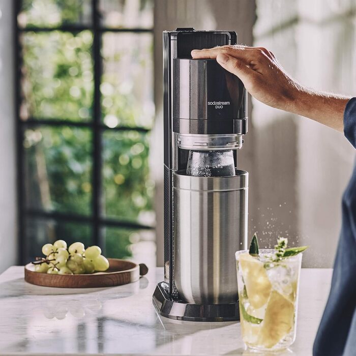 SodaStream DUO комплект: карбонізатор для води з циліндром CO2, 2 скляні пляшки 1л та 1 пластикова 1л (Titan)