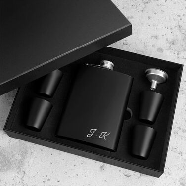 Набір фляга Maverton 200 мл з гравіюванням + 4 стаканчики 20 мл з воронкою - фляга для чоловіків, матовий чорний колір (ініціали)