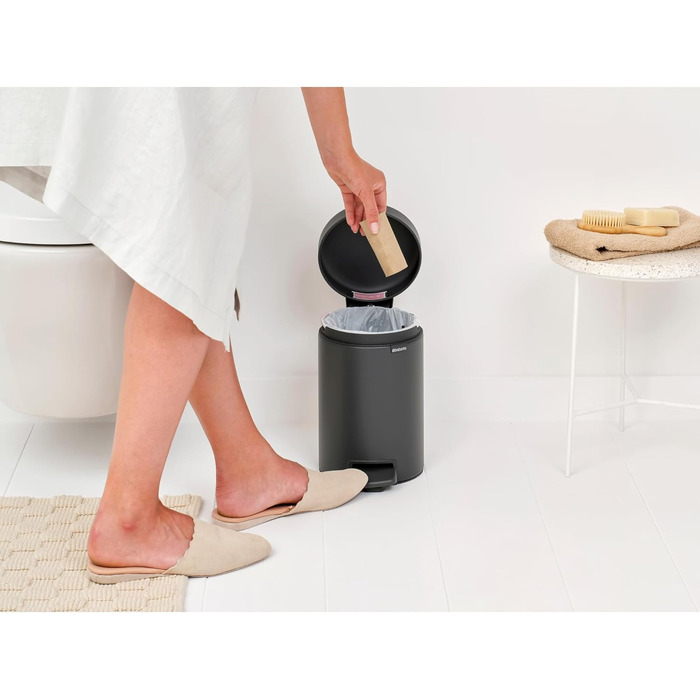 Відро Brabantia Treteimer 30л, місткість 30л, чорний матовий, з внутрішнім відром