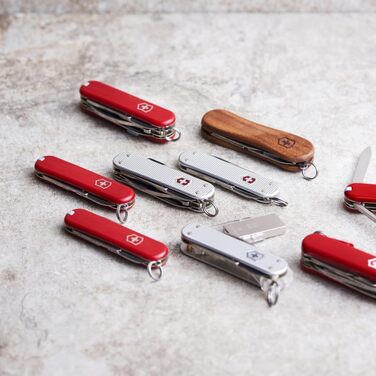 Мультитул Victorinox Classic SD Alox – Швейцарський ніж, 5 функцій, сріблястий, з напилком