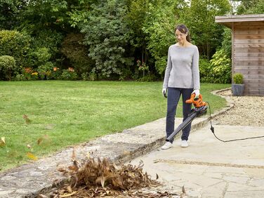 Електричний садовий пилосос-воздуходувка Black+Decker 3-в-1 BEBLV290, 2900 Вт, з подрібнювачем, 315 км/год, 55 л мішок-рюкзак, для терас, доріжок, під'їздів