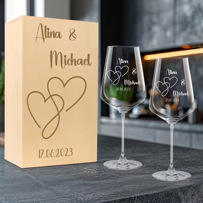 Engraved Max Leonardo Wine Glasses Set of 2 with Wooden Box and Engraving for Him & Her. Only Love Matters. Personalized with Name & Date. Heart-Shaped Glass Leonardo Puccini 560ml