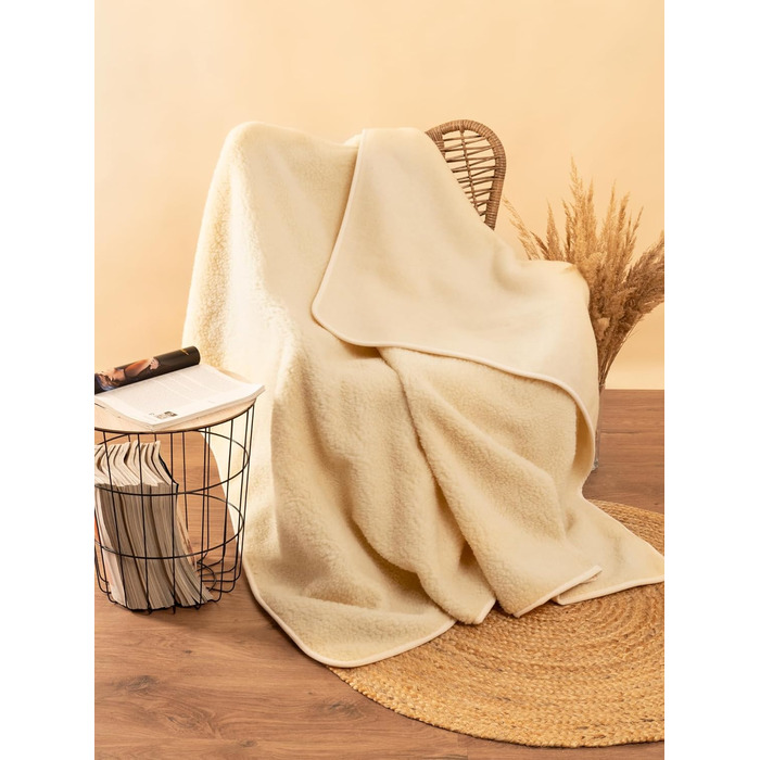 Плед з мериносової вовни, 240x200 см - теплий та м'який плед з 100% мериносової вовни, щільність 500 г/м2, дихаючий матеріал, білий.