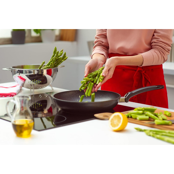 Сковорода Fissler Adamant Classic Plus 24 см з антипригарним покриттям для індукції