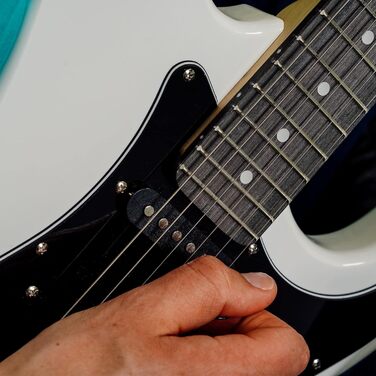 Електрогітара 3/4 розміру 3rd Avenue XF Ultimate Kit з підсилювачем 10W, тюнером, кабелем, стійкою, сумкою, ременем, запасними струнами, медіаторами та каподастром - набір для початківців