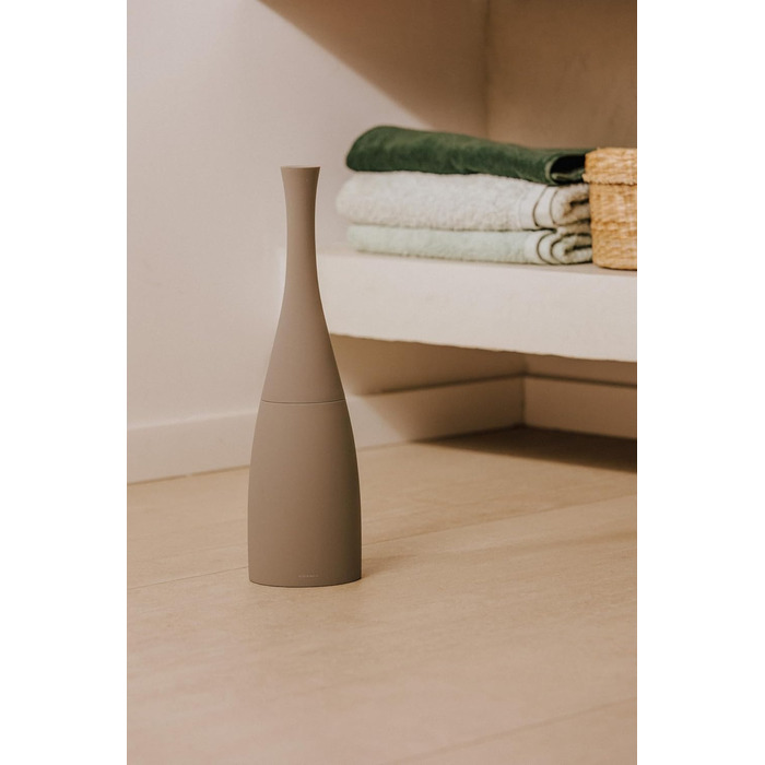 Мінімалістична щітка для унітазу COSMIC SAKU в скандинавському стилі з пластику та смоли. Тримач для щітки для унітазу чорного кольору матового.