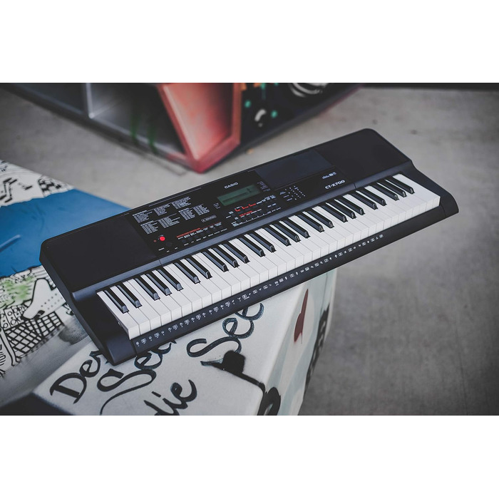 Клавіатура Casio CT-X700 з 61 динамічною клавішею, 600 звуків та 195 ритмами, чорна