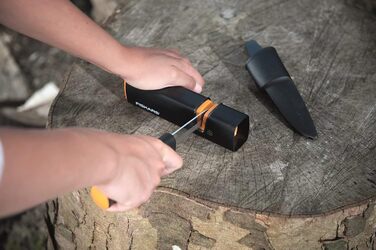 Точилка для ножів Fiskars Xsharp: керамічний точильний елемент, корпус з скловолокна, чорний/помаранчевий