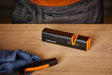 Точилка для ножів Fiskars Edge 17 см, дерев'яна (береза), чорна - 1003099