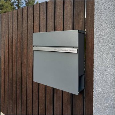 Поштовий ящик Metzler з газетницею Anthrazit, персоналізований з табличкою з нержавіючої сталі V2A, порошкове покриття RAL 7016, настінний, Stelio (RAL 9007)