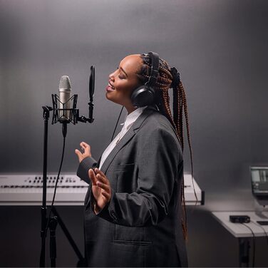 RØDE NT1 5th Gen: Конденсаторний мікрофон з XLR/USB, поп-фільтр та пауза для запису вокалу, музики та подкастів (чорний/сріблястий)