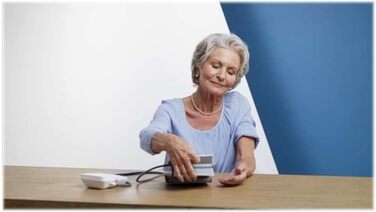 Тонометр Beurer BM 51 easyClip для вимірювання артеріального тиску на плечі, клінічно перевірений, автоматичний вимір тиску та пульсу