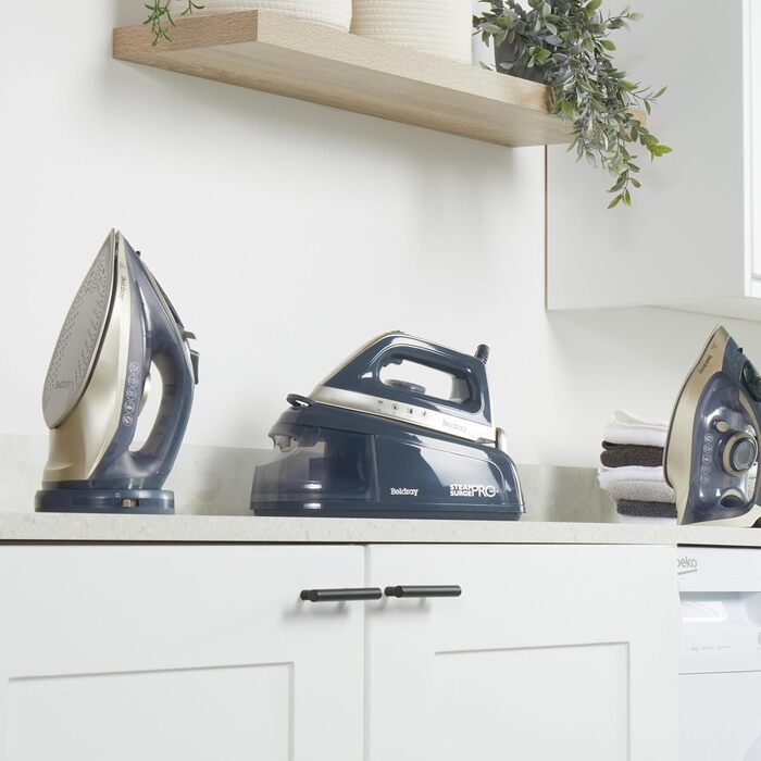 Праска Beldray 2600 Вт з керамічною підошвою з антипригарним покриттям, регулюванням температури та подачі пари, функцією самоочищення, резервуаром 280 мл, парою до 140 г/хв, висока потужність (UK-штекер, титан)