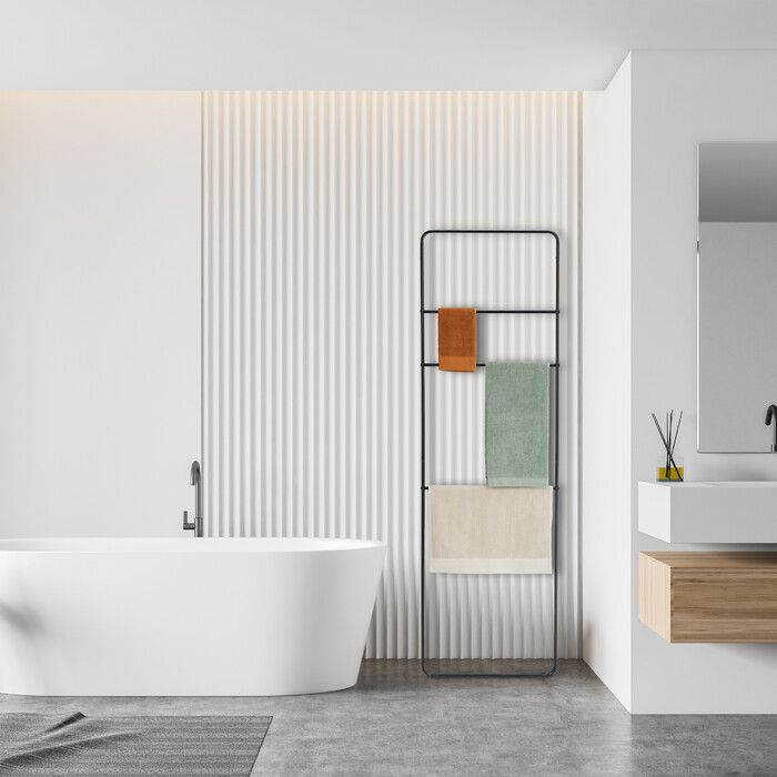 Relaxdays Metal Towel Rack with 3 Rungs