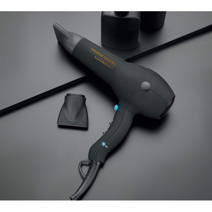 Фен Diva Edit Veloce 3800 Pro: Іонізація, 4 режими нагріву, Cold Shot, чорний