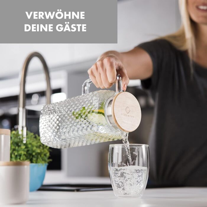 GLASWERK Glass Carafe with Lid (1.5L) and Strainer in the Spout - Water Jug with Lid - Glass Carafe with Lid made of robust borosilicate glass, Water Carafe, Gluggle Jug, Glass Carafe