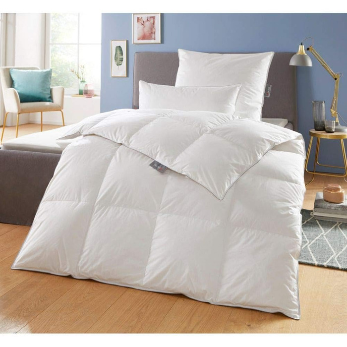 Badenia Trendline Comfort Down Duvet, warm winter duvet with 90% down & 10% feathers of Class I, 135 x 200 cm, Down Pass tested & Öko-Tex certified, produced according to German quality standard 135 x 200 cm Warm Comfort Winter Duvet