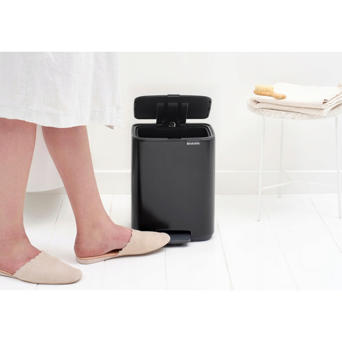 Сміттєвий кошик з педаллю BRABANTIA Bo, 7 л, матовий чорний
